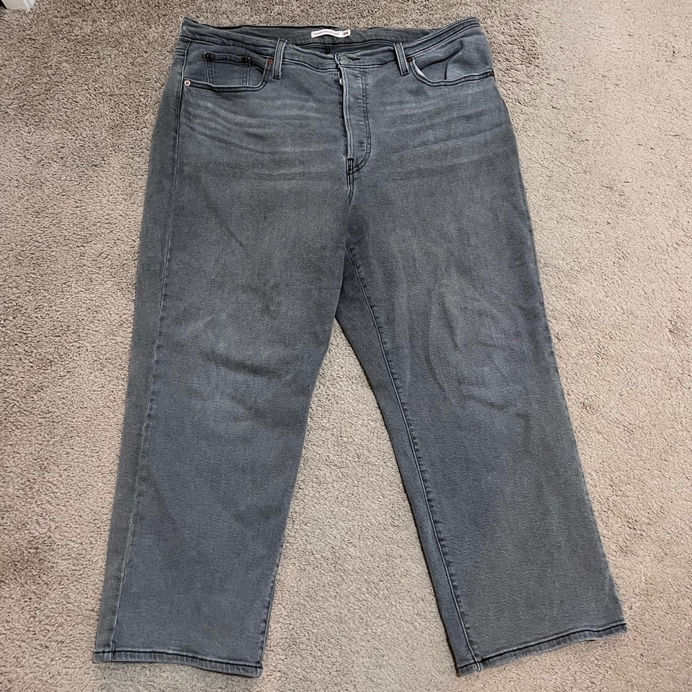 These are jeans from Levi’s with no spots on it.